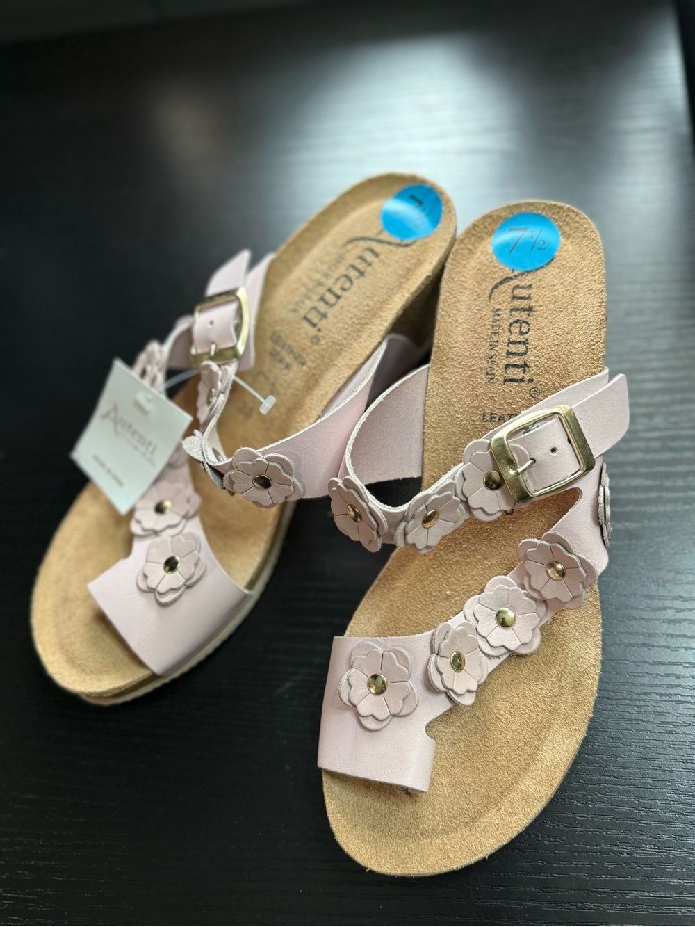 Uttendi Women's Pink Floral Buckle Sandals size 7 1/2